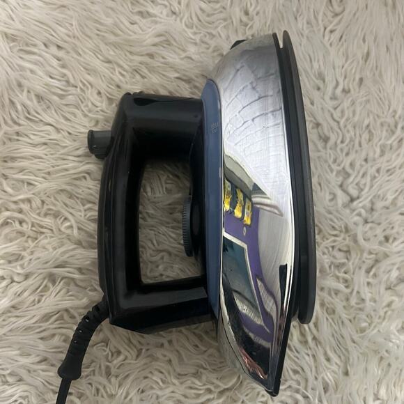 Hamilton Beach Iron Model # 14200 - Picture 2 of 7